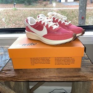 NIKE. Brand New. Never worn. Women’s size 6.6. WAFFLE Debut Vintage.